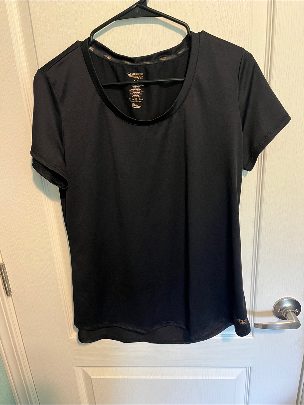 Copper Fit Women’s Black Scoop Neck Short Sleeve Tee